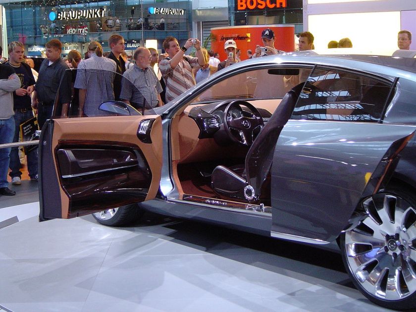 2003 Opel Insignia Concept with rear sliding doors
