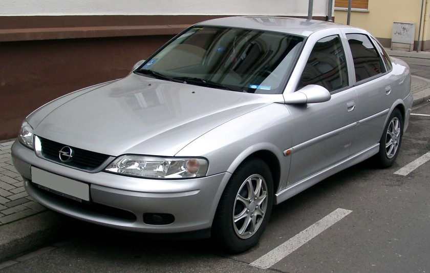 2008 Opel Vectra front