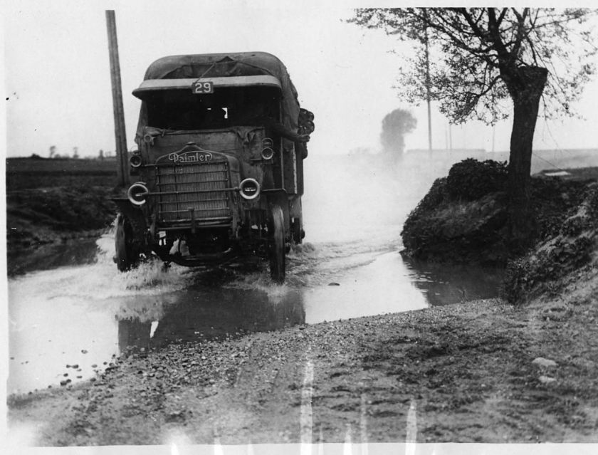 Daimler transporton the Western Front