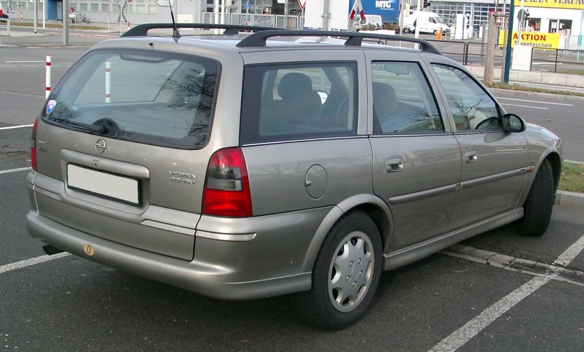 Opel Vectra Kombi rear 2008