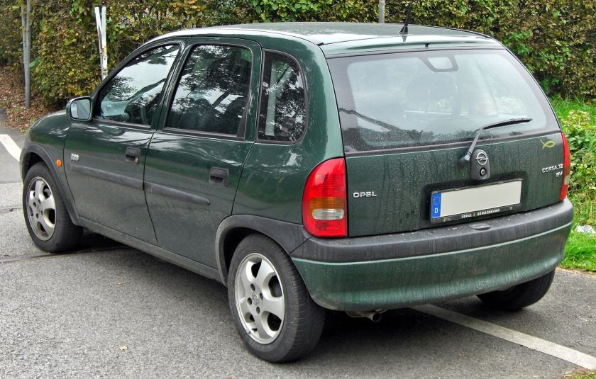 Opel_Corsa_B_1.2_16V_Edition_2000_5-Türer_Facelift_rear