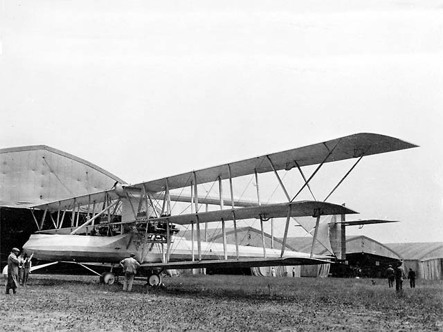 1915 Triplan Avion Voisin bombardier quadrimoteur - un seul exemplaire