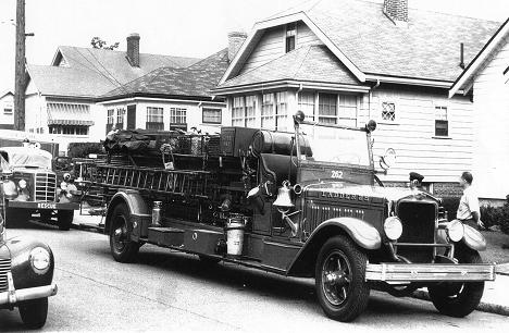 1931 American LaFrance City Service ladder truck