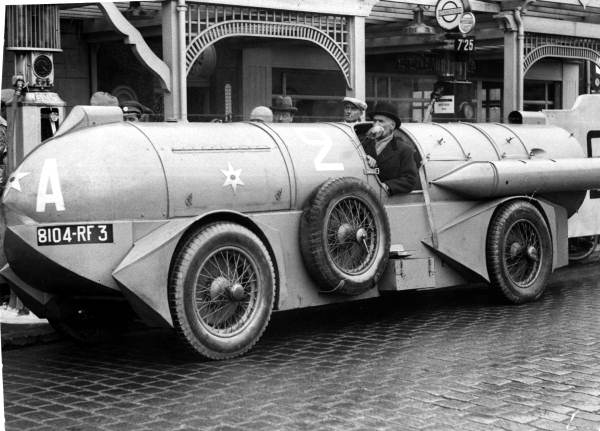 1932 R. Stapp à Daytona Beach en 1932, sur Jupiter au châssis Voisin.