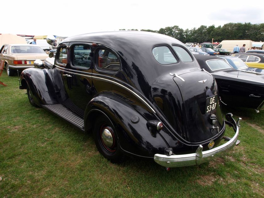 1937 Chrysler Imperial, Dutch licence registration DE-53-87 p4