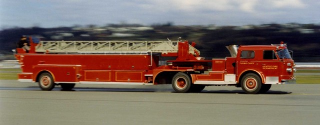 1960 American LaFrance 100' Tractor-Drawn Tillered Aerial