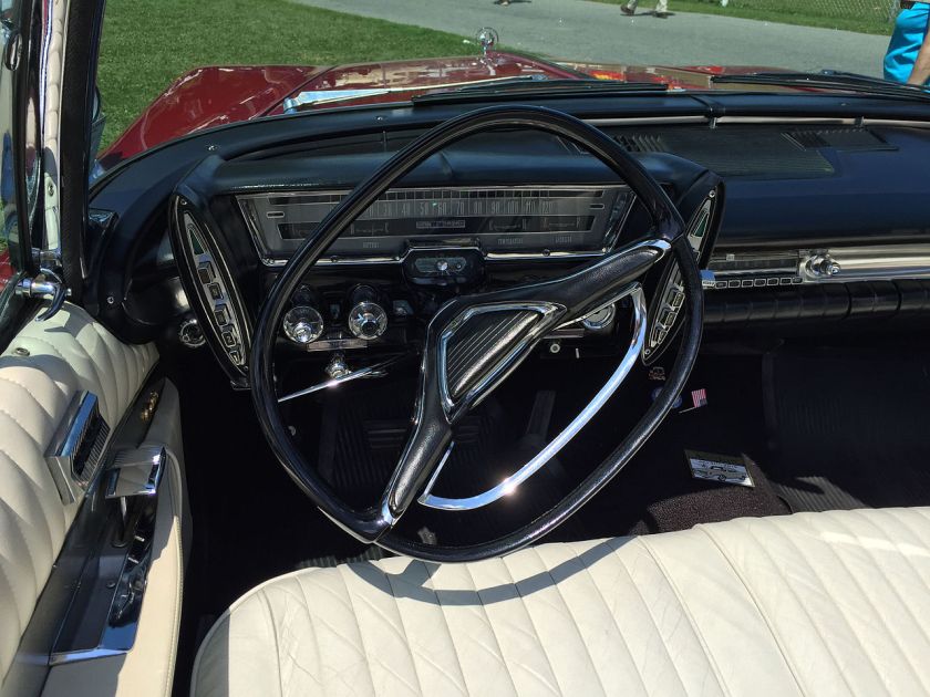 1962 Chrysler Imperial Crown interior