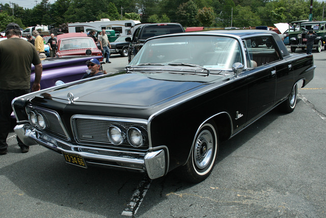 1964 Chrysler Imperial LeBaron Front