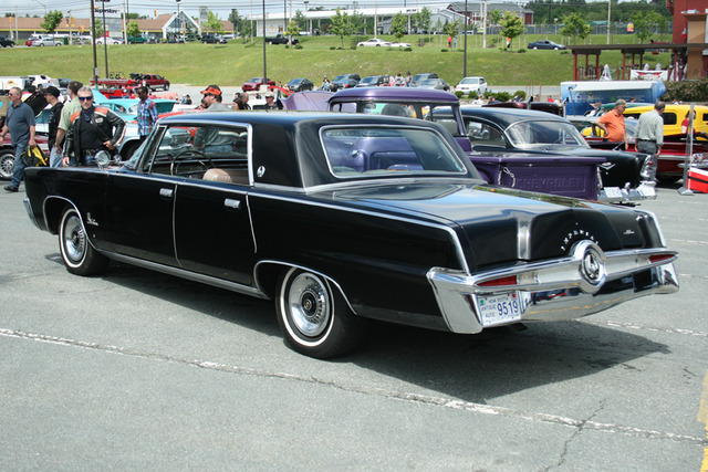 1964 Chrysler Imperial LeBaron rear