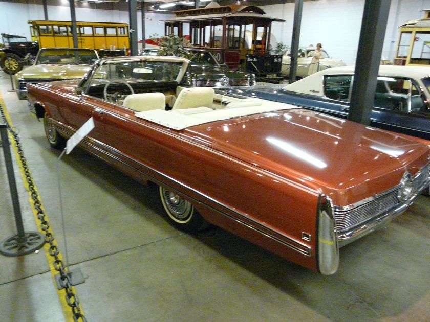1968 Chrysler Imperial Crown Coupe convertible rear
