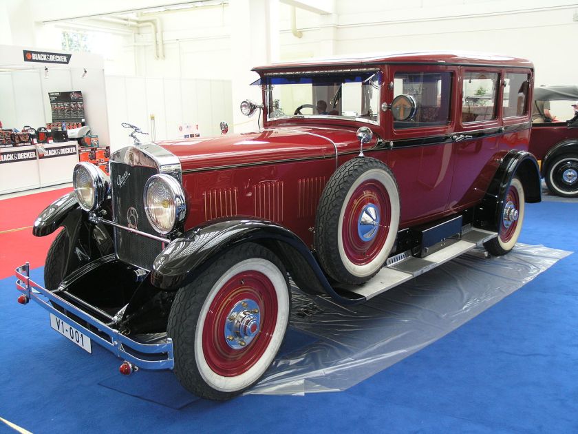 1929 Praga Grand 16 limousine