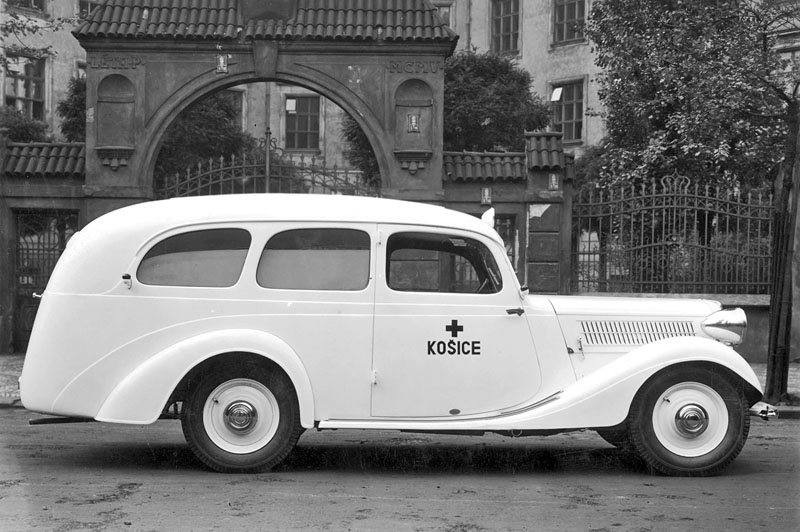 1935 Praga Lady Ambulance
