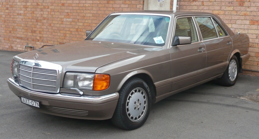 1987-92 Mercedes Benz 300 SEL (W126) sedan