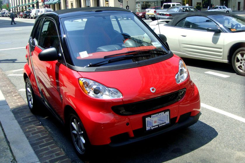 2009 Smart Fortwo (2nd generation) parked in downtown Washington, D.C.