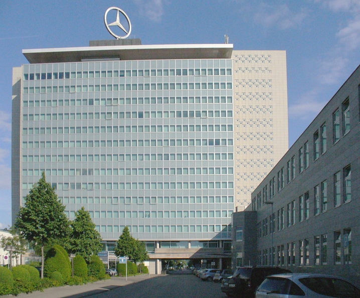 Stuttgart-Untertuerkheim-Daimler Compagny-Zentrale