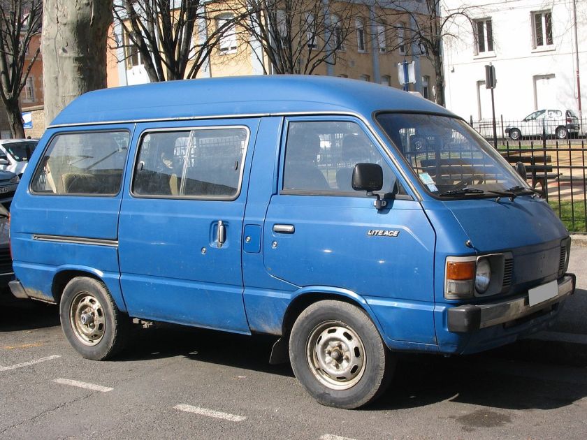 1979–1982 LiteAce van (KM20 pre-facelift)