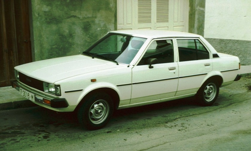 1980 Toyota_Corolla_E70_4_door_sedan