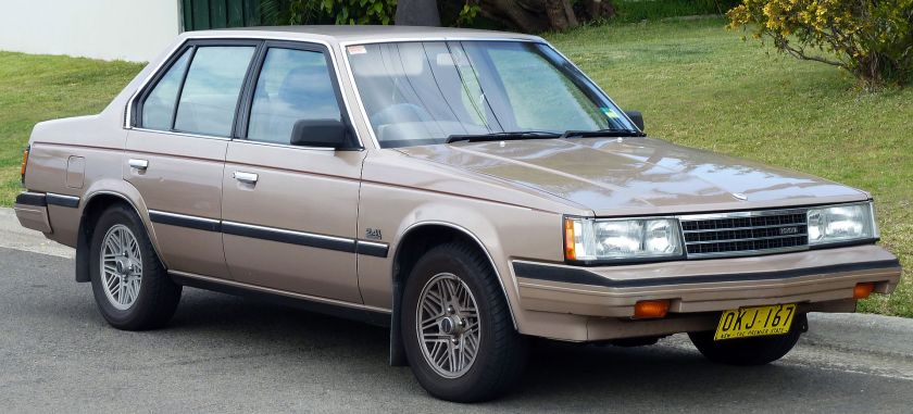 1986 Toyota Corona 2.4 Avante (RT142) sedan 1985-87