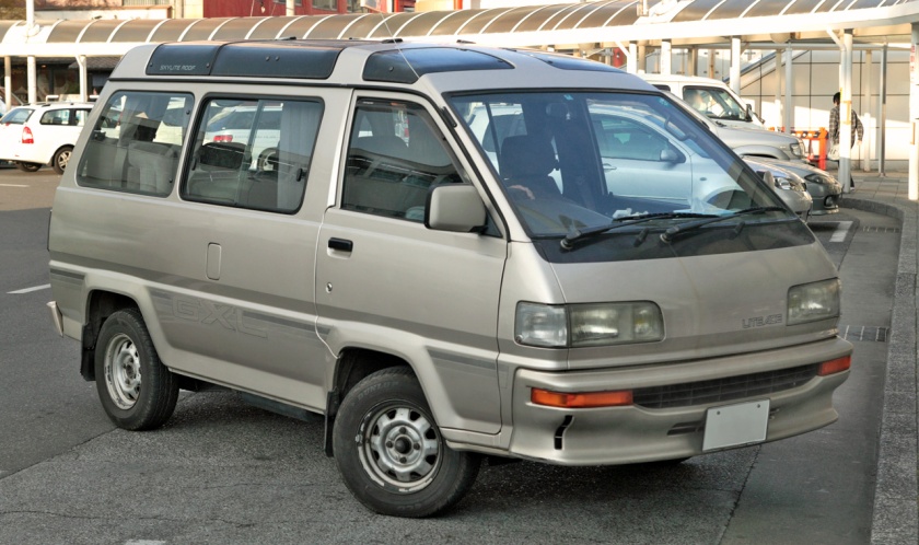 1988-91 LiteAce wagon GXL (CM30G)