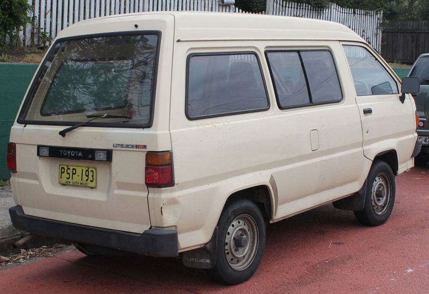 1989 Toyota LiteAce (YM30) van a