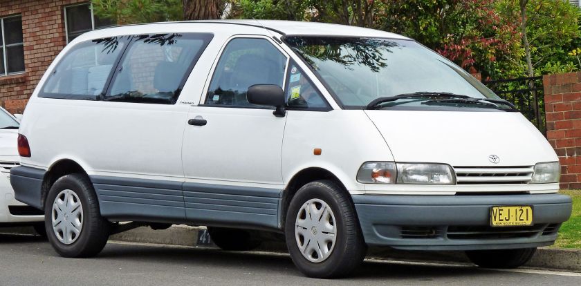 1996-00 Toyota Tarago (TCR10R) GLi van 02