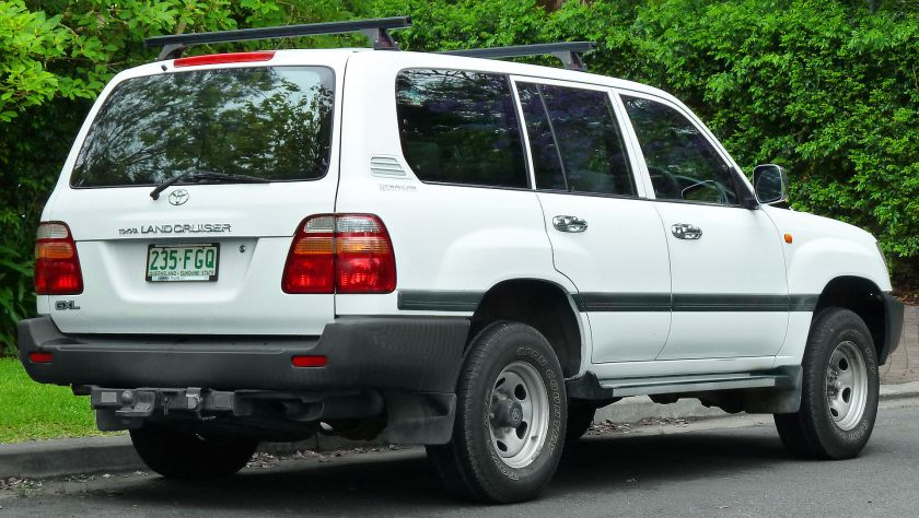 1998-02 Toyota Land Cruiser (FZJ105R) GXL wagon