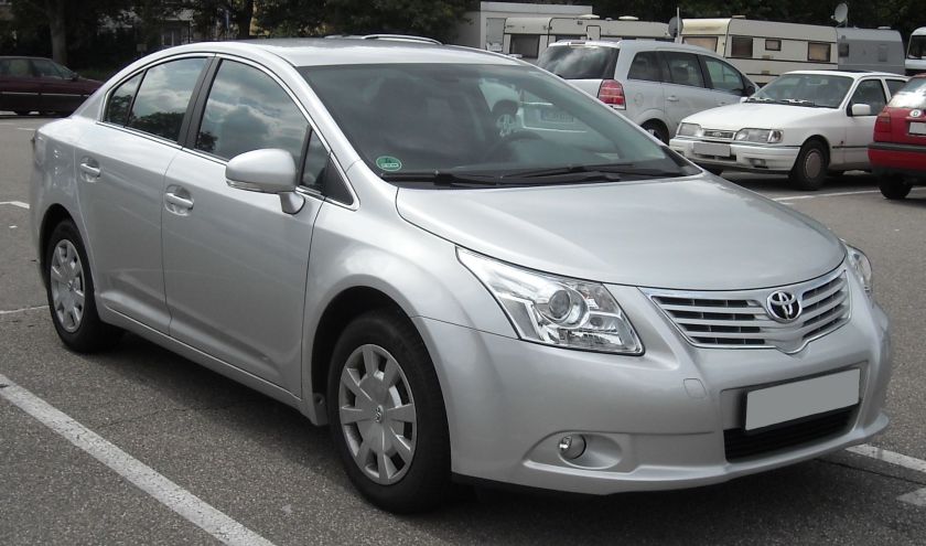 2009 Toyota Avensis_front_20090814