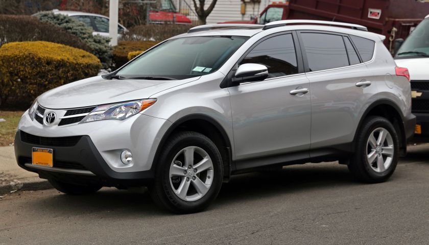 2013 Toyota RAV4 XLE AWD, six-speed automatic and 2.5 litre inline-four with 176hp