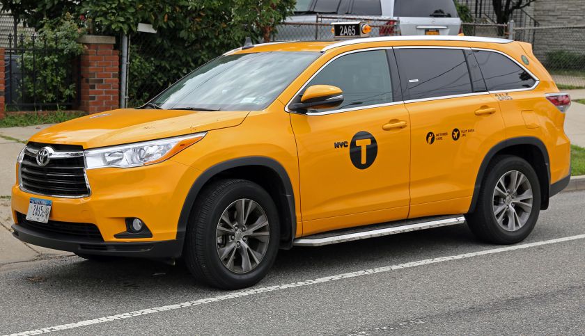 2014 Toyota Highlander XLE 3,5 V6 six speed NYC yellow cab front