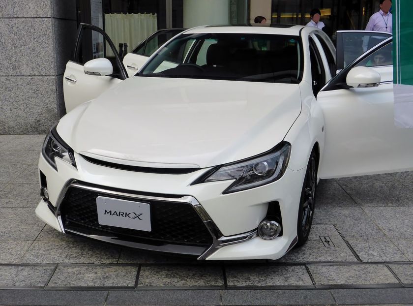 2014 Toyota MARK X G's (X130) front.