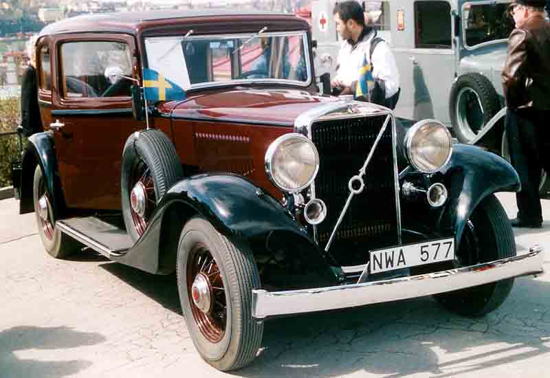 1933 Volvo PV654 4-Door Sedan with flag