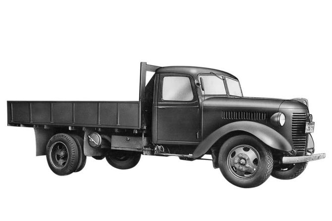 1942 - Introducing Toyota KB Truck, evolution from Model G1
