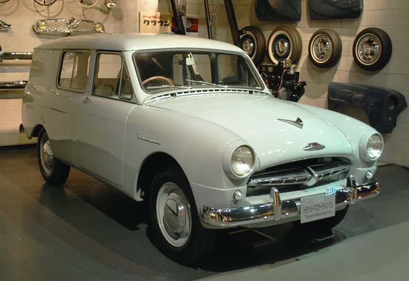 1956 Toyopet Masterline-Van 01