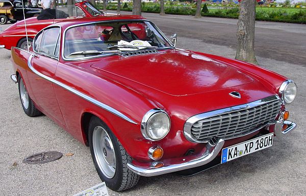 1962 Volvo P1800S red