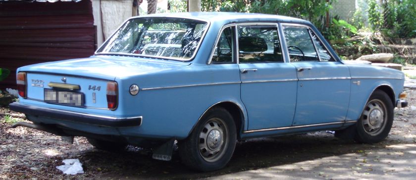 1966-74 Volvo 144 de Luxe rear