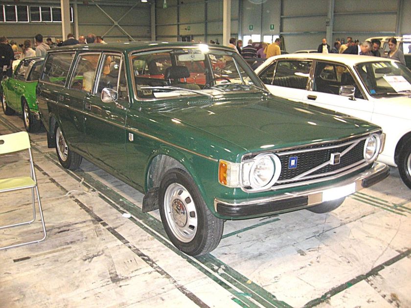 1973 (facelifted) Volvo 145 station wagon.