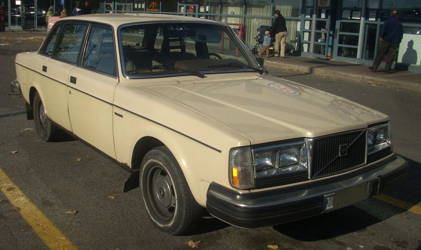 1980-82 Volvo 240DL Sedan