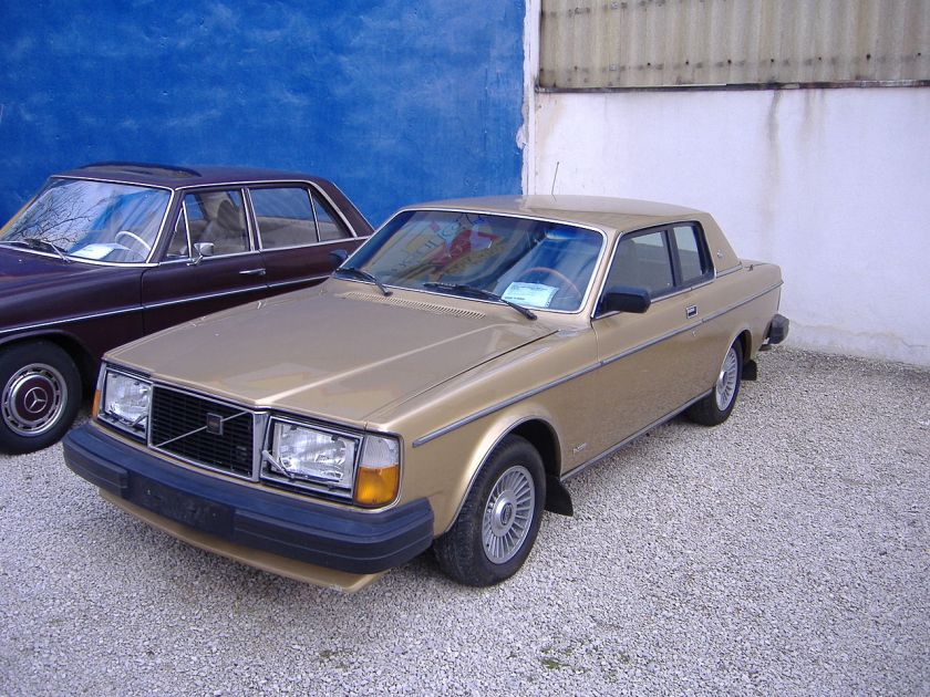 1981 Volvo 262C, last model year without the vinyl roof (Europe)