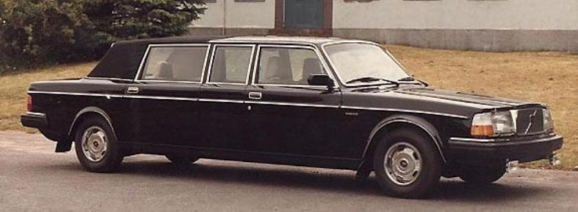 1981 Volvo 264 Nilsson Landaulette DDR zwart