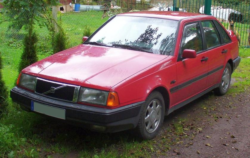 1987 Volvo 440 red