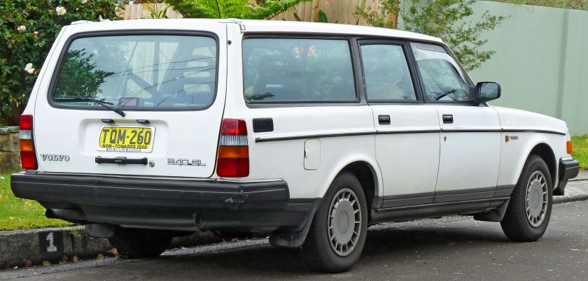 1988-91 Volvo 240 GL station wagon 2