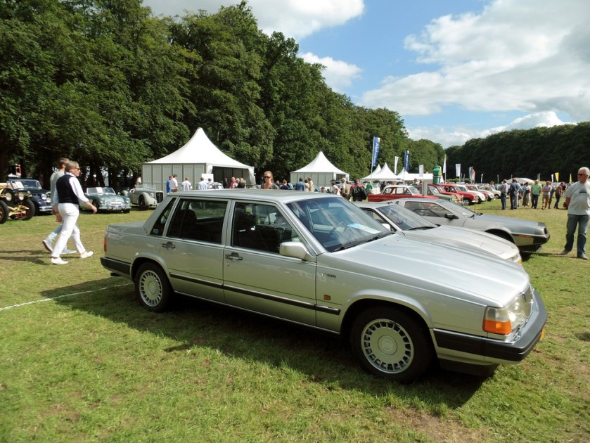1989 Volvo 760 GLE op Concours d' Elegance Het Loo