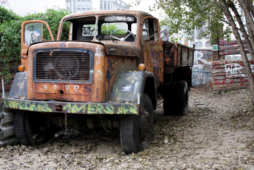 Abandoned Magirus_Deutz_truck_in_Berlin