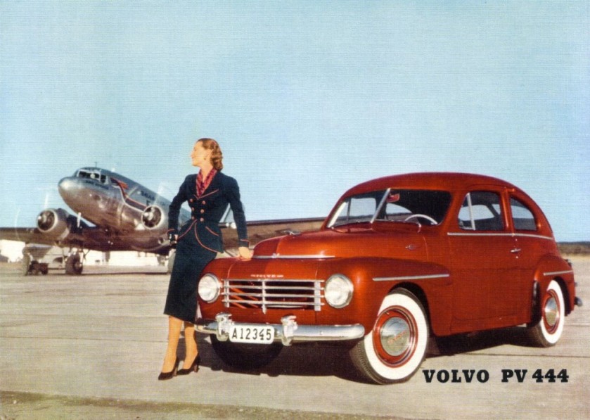 Volvo PV 444 – Retro Nostalgia Postcard