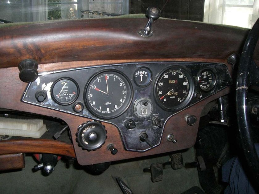 1947 Rover P2-16hp instrument panel An original condition