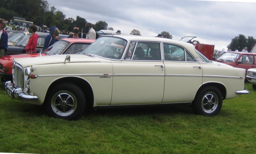 1967 Rover_3.5_coupe_P5B_ca_1967_profile_shot_showing_lowered_roofline