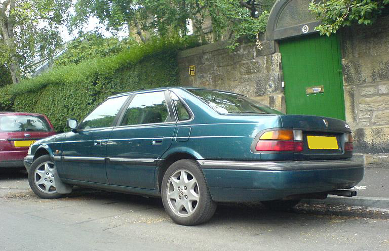 1995 Rover 825SD saloon, rear view (post-R17 facelift)