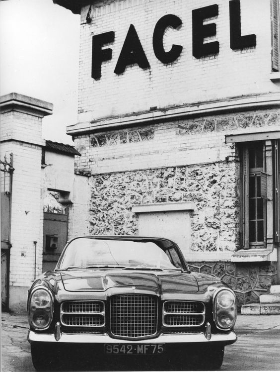 Facel Vega Facel II in front of the Facel-Metallon factory