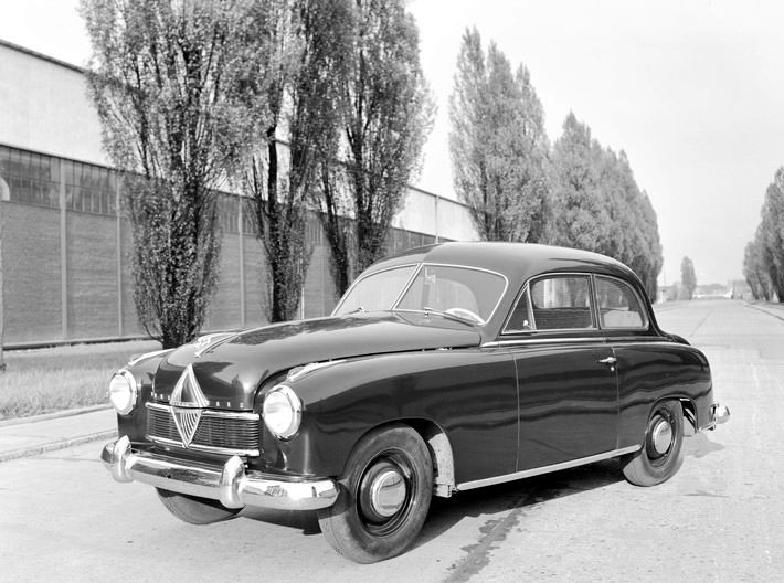 1949 laesst-der-hansa-1500-dank-pontonform-die-borgward-konkurrenz-alt-auss