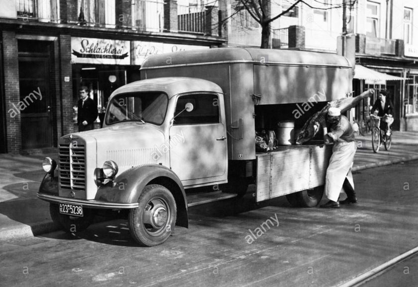 Borgward Hansa lorry with Thiele assembly